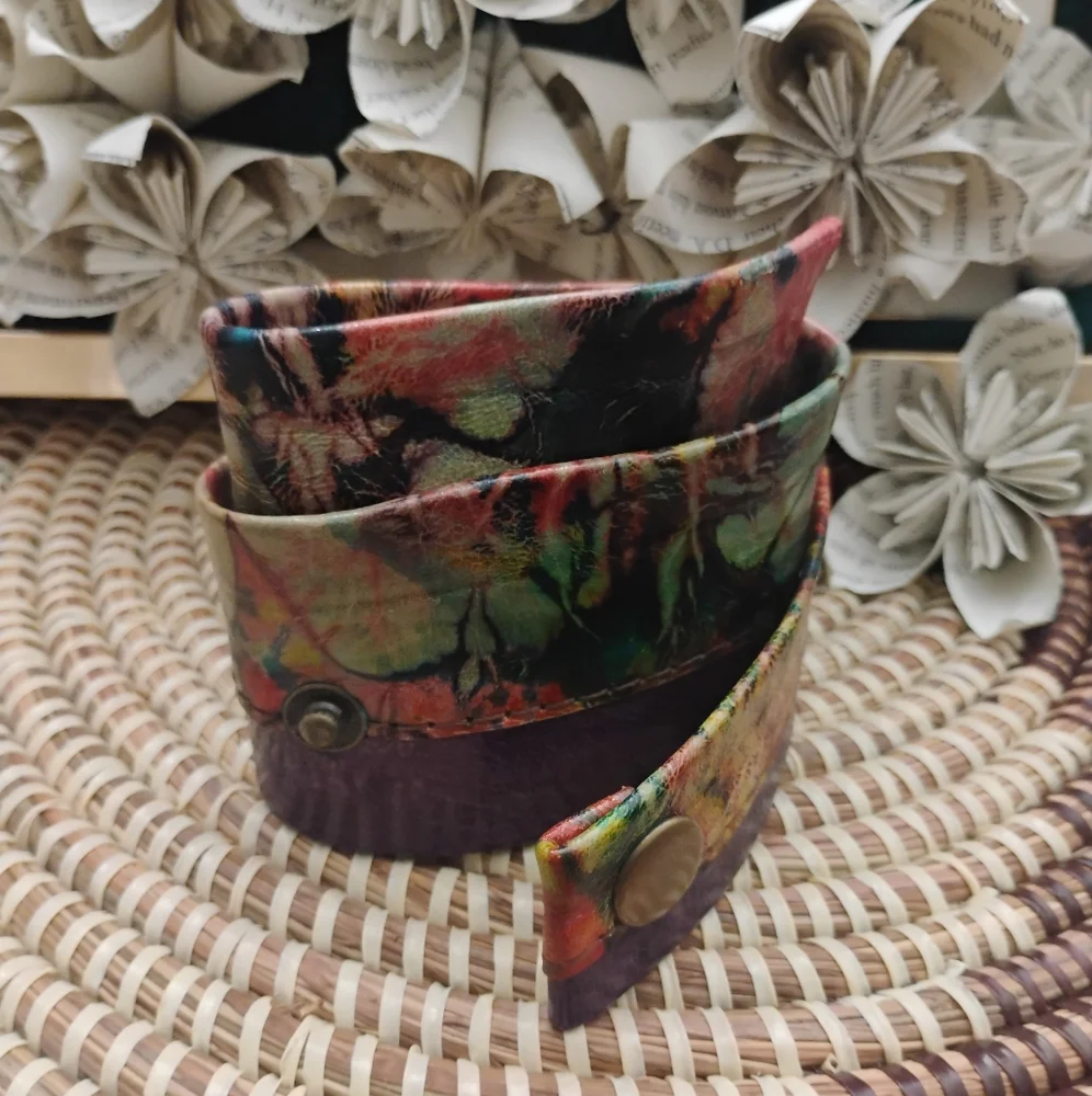 Colorful Abstract Print Leather Cuff Bracelet Purple Multicolor NEW - Picture 5 of 13